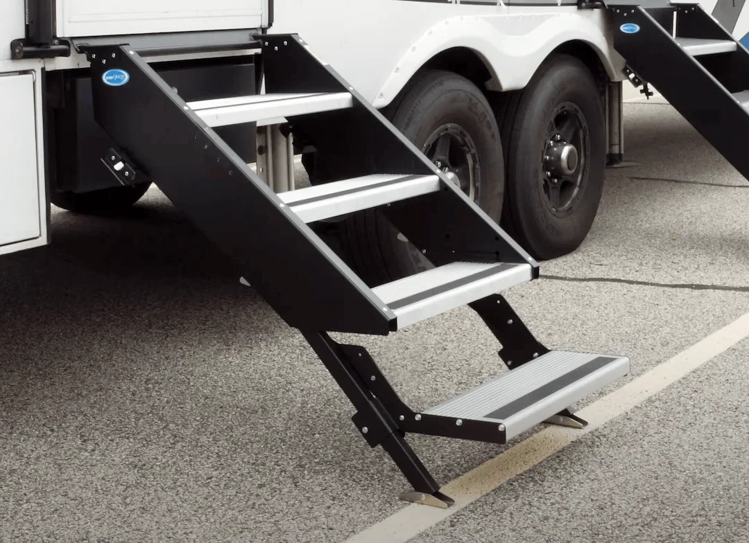 STP54-076 – MOR/RYDE Entry Step, Single Manual Step 19-1/2 Inch Width x 7 Inch Depth With 9 Inch Rise Removable Witho...